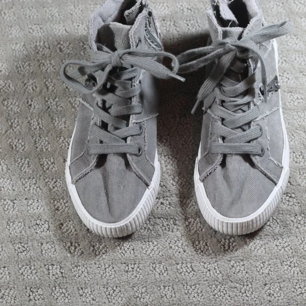 Blowfish Size 6 Grey Canvas Lace Up and Zipper Sneakers